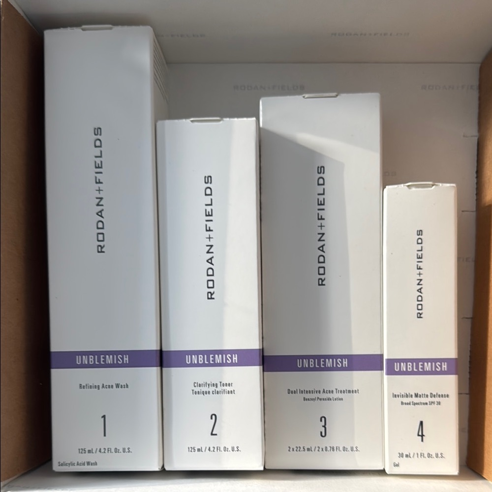 Rodan + Fields UNBLEMISH Skincare Set - White